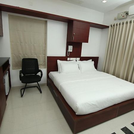 Omnest Hotel Kochi Екстериор снимка