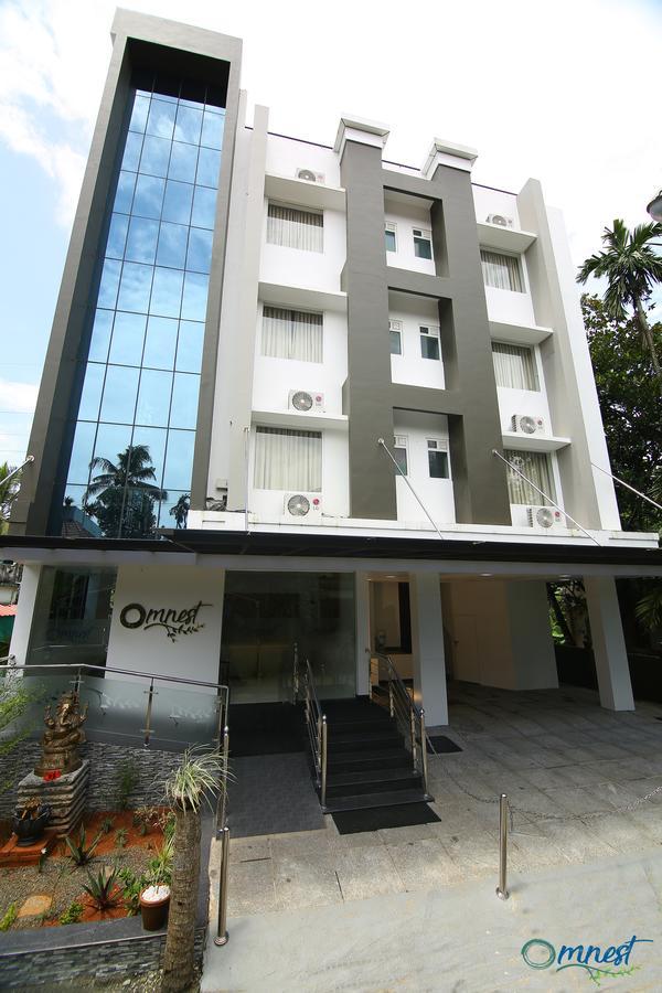 Omnest Hotel Kochi Екстериор снимка