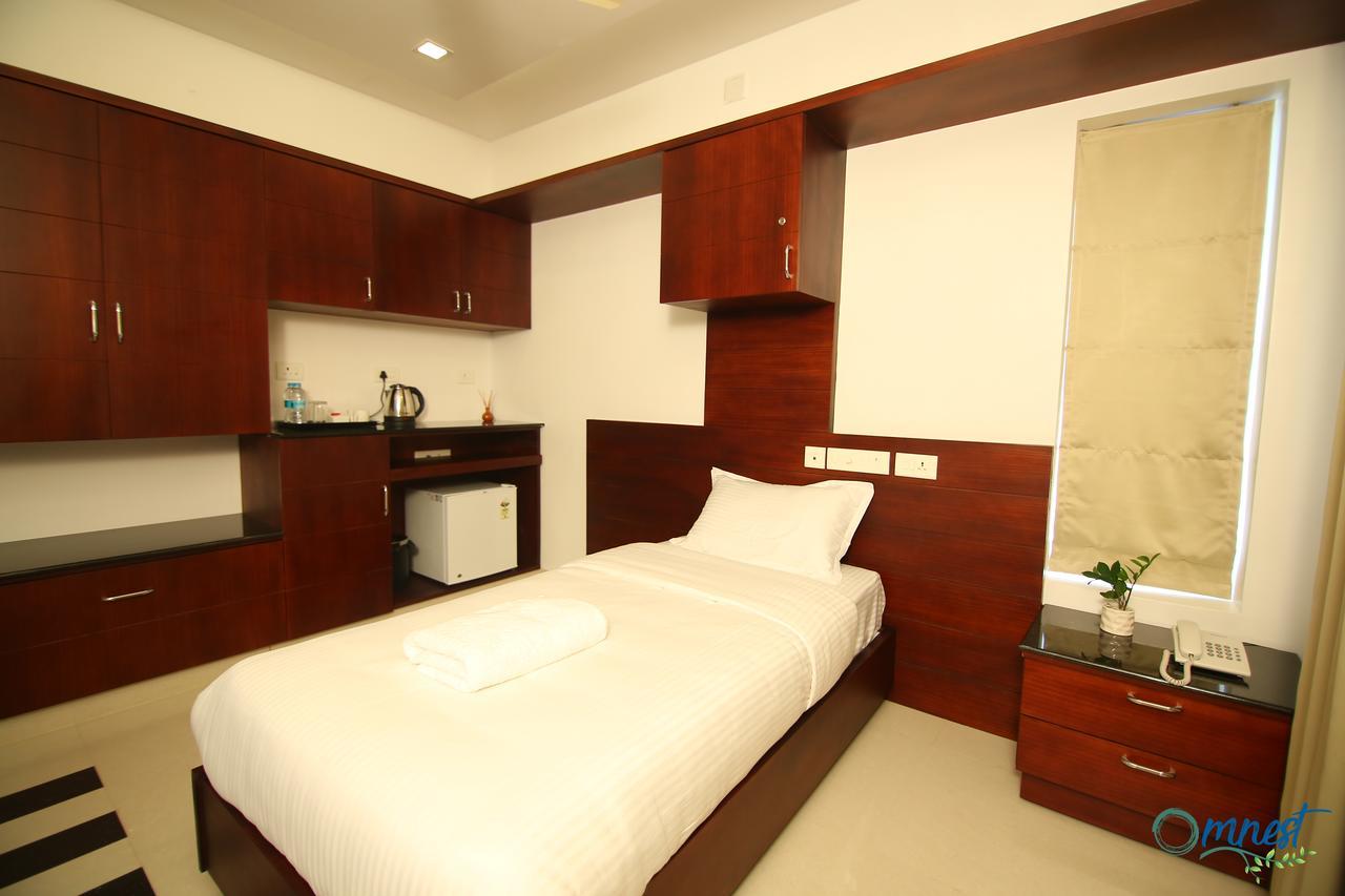 Omnest Hotel Kochi Екстериор снимка