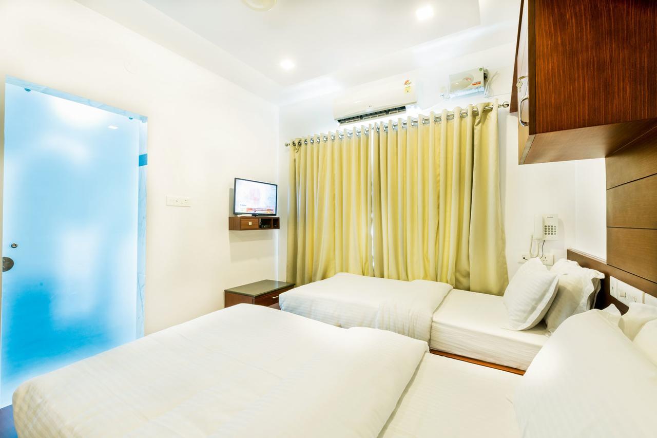 Omnest Hotel Kochi Екстериор снимка