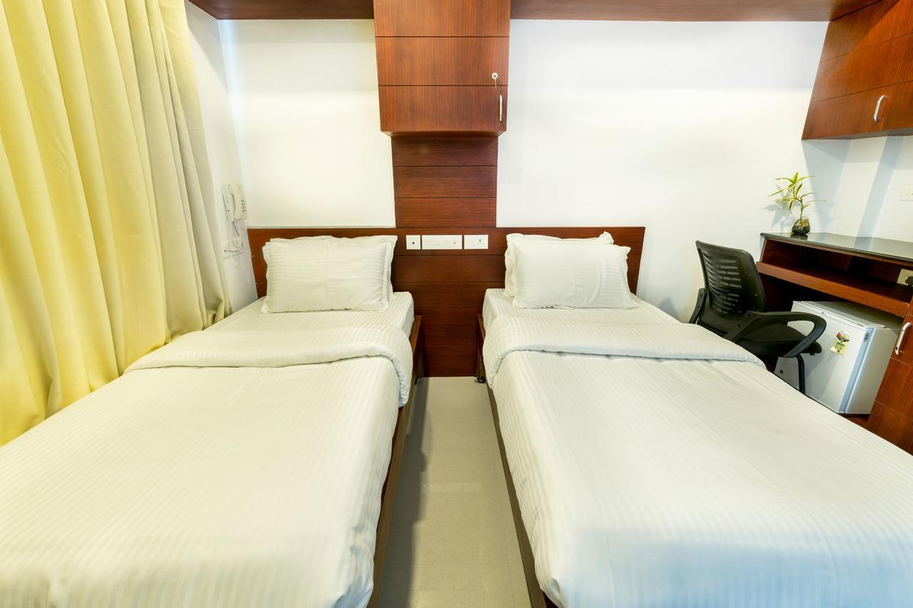 Omnest Hotel Kochi Екстериор снимка