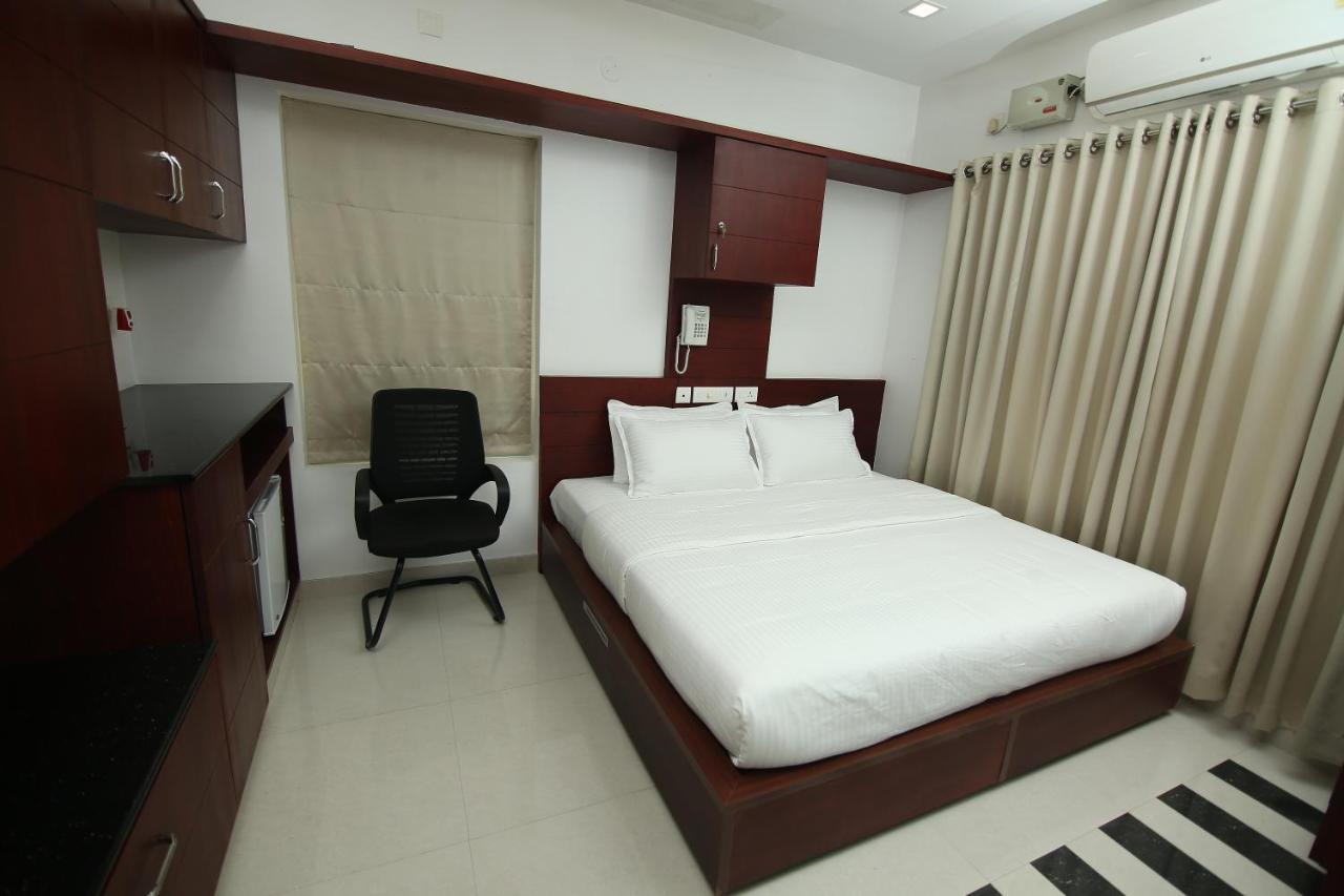 Omnest Hotel Kochi Екстериор снимка